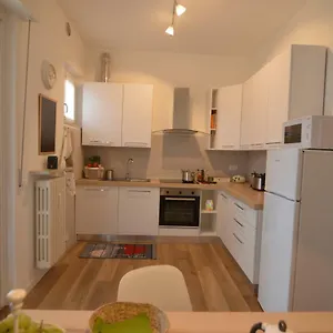  Apartamento Via Da Velo 8 Itália